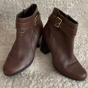 Cole Hann Boots Rhinecliff Zip up Booties with strap & gold buckle brown size 5B